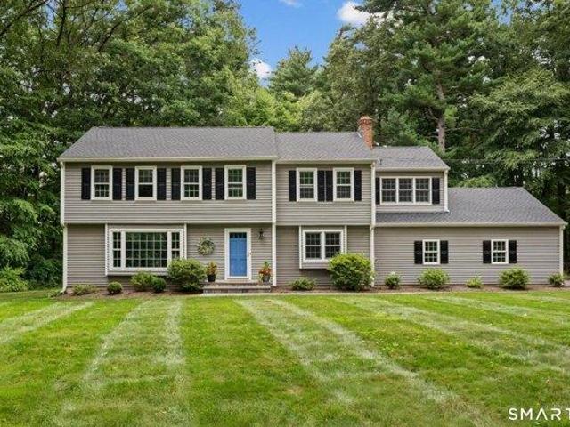 House for sale in Simsbury, Connecticut