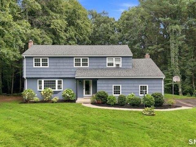 House for sale in Simsbury, Connecticut