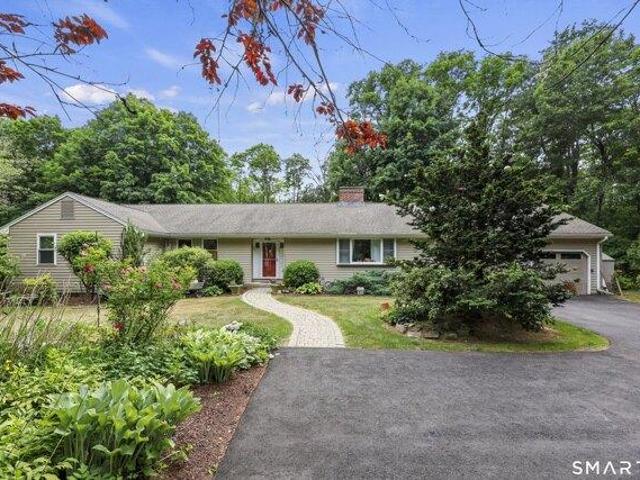 House for sale in Simsbury, Connecticut