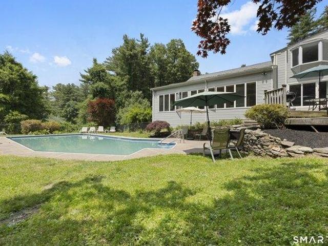 House for sale in Simsbury, Connecticut