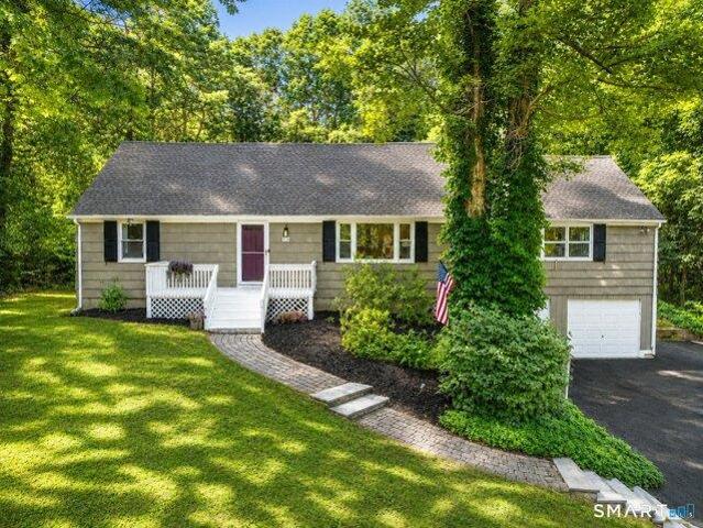 House for sale in Simsbury, Connecticut