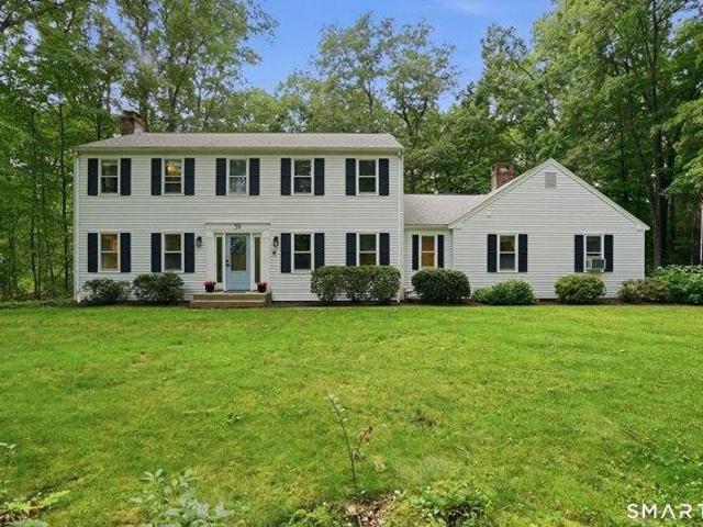 House for sale in Simsbury, Connecticut