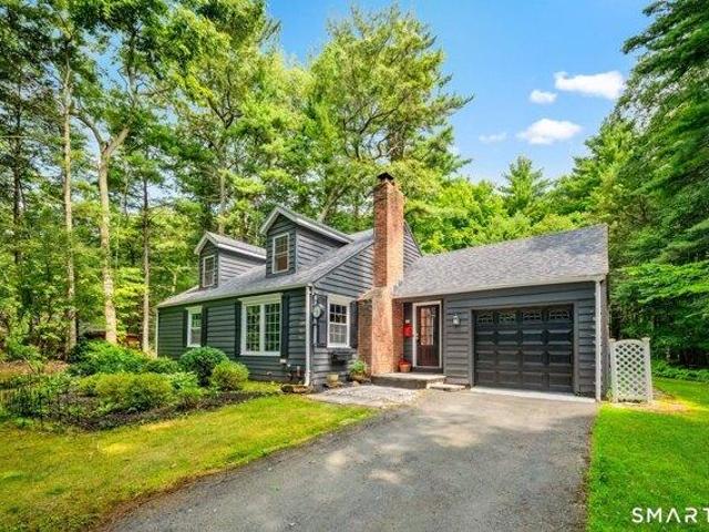 House for sale in Simsbury, Connecticut