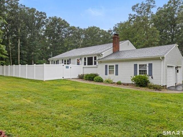 House for sale in Simsbury, Connecticut