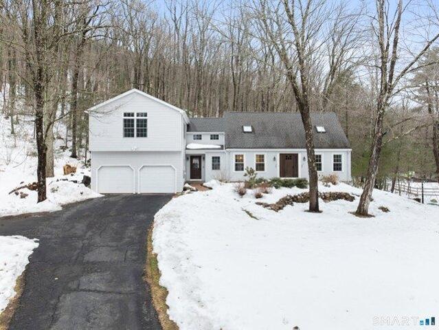 House for sale in Simsbury, Connecticut