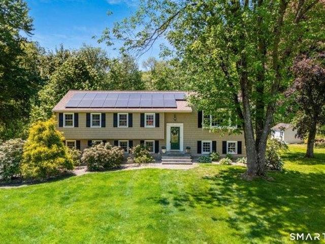 House for sale in Simsbury, Connecticut