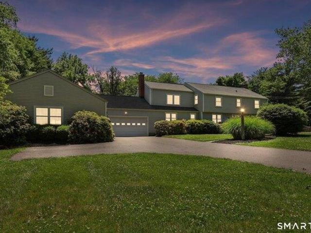 House for sale in Simsbury, Connecticut