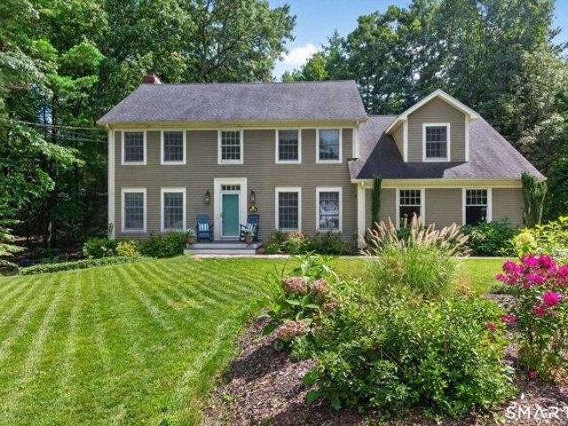 House for sale in Simsbury, Connecticut