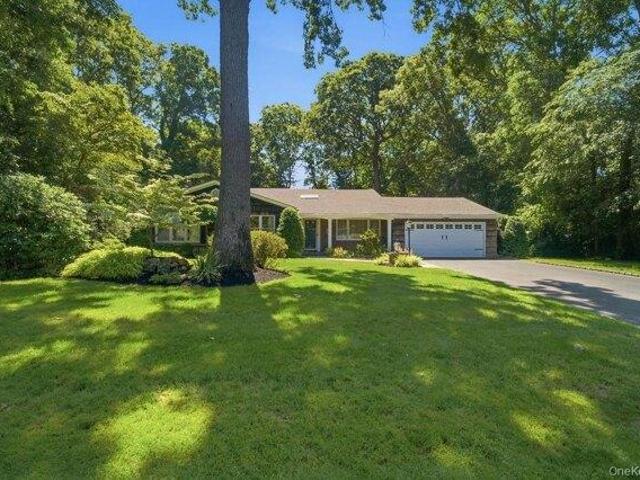 House for sale in Smithtown, New York