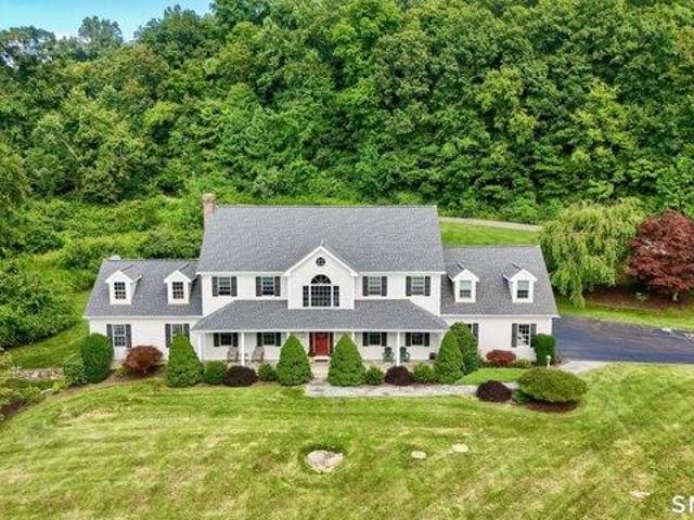 House for sale in Southbury, Connecticut