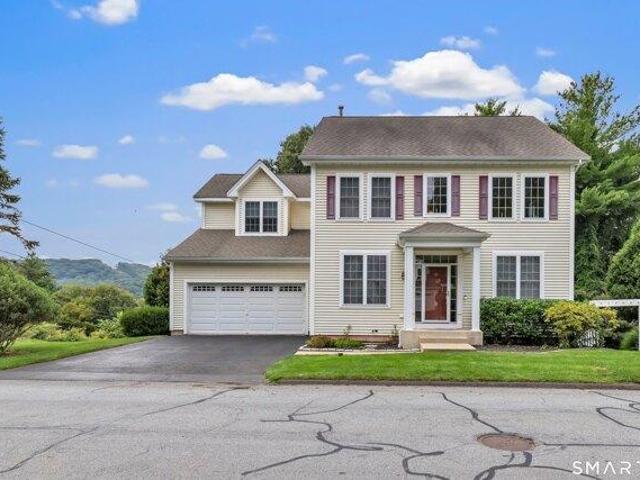House for sale in South Britain, Southbury
