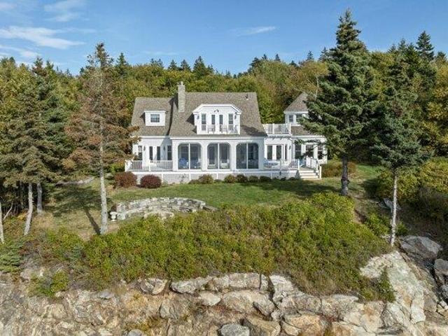 House for sale in Southport, Maine