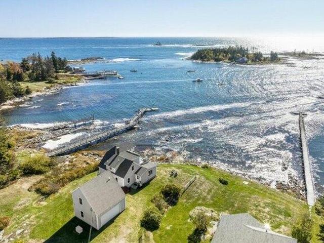 House for sale in Southport, Maine
