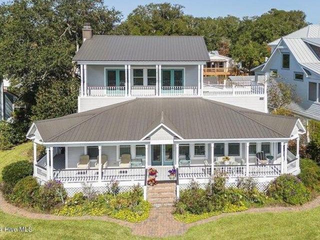 House for sale in Southport, North Carolina