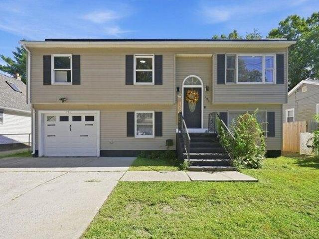 House for sale in Pine Point, Springfield