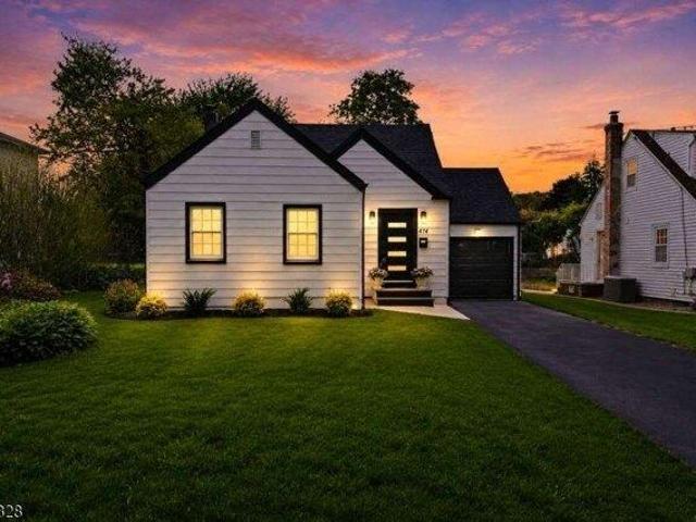 House for sale in Springfield, New Jersey