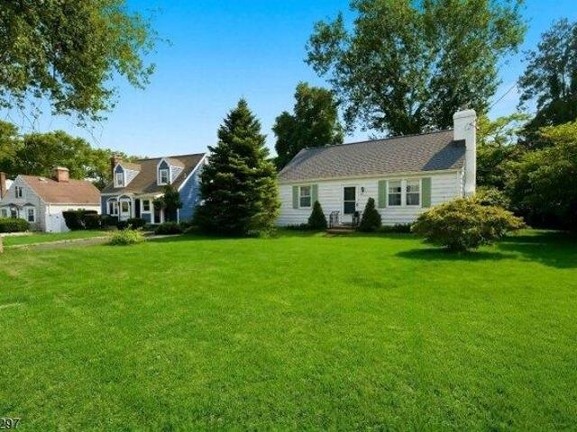 House for sale in Springfield, New Jersey