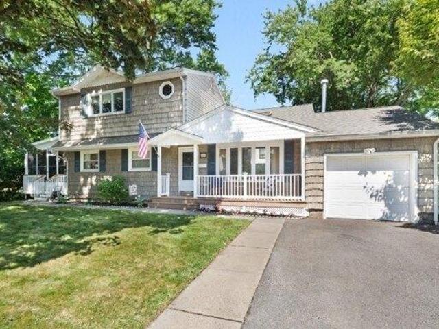 House for sale in Springfield, New Jersey