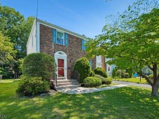 House for sale in Springfield, New Jersey
