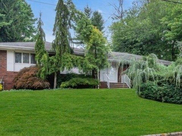House for sale in Springfield, New Jersey