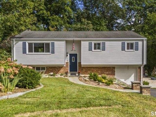 House for sale in Turn of River, Stamford