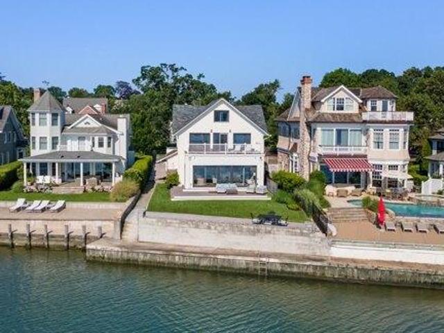 House for sale in Cos Cob, Connecticut