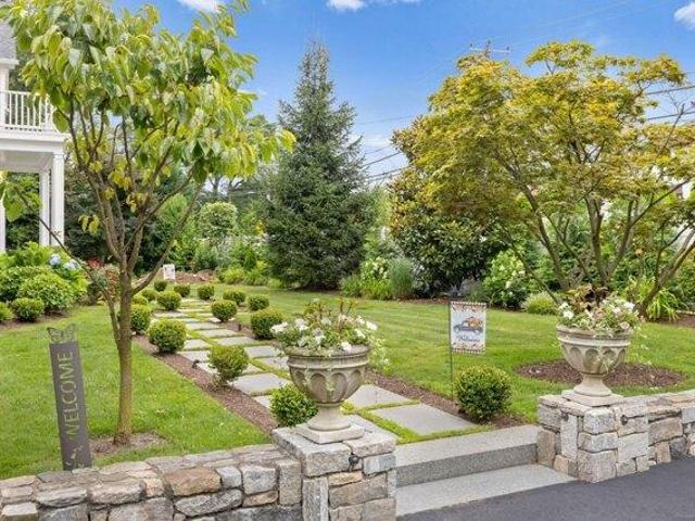 House for sale in Cos Cob, Connecticut