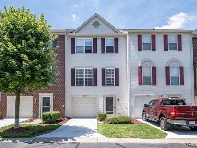 Condo for sale in Sterling Heights