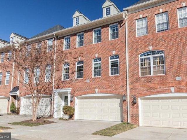 Condo for sale in Sterling