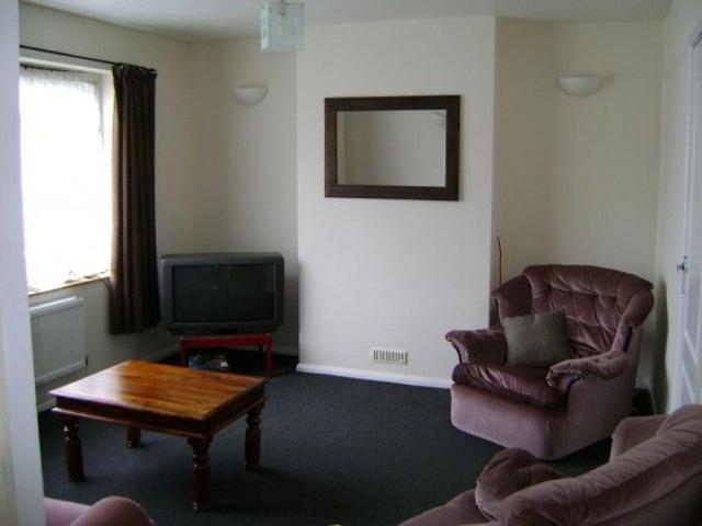 Room for rent in Martyrs Field, The Bridge