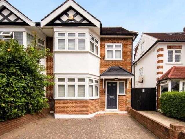Studio for sale in Wanstead, Greater London