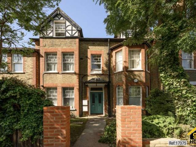 Studio for sale in London Borough of Merton, Merton Park