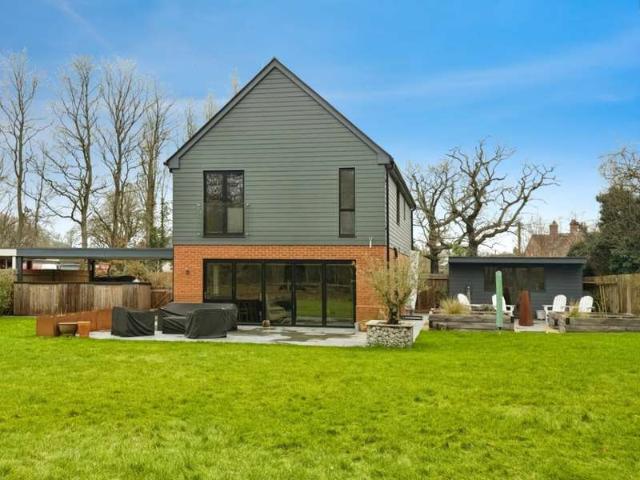 Studio for sale in Bridgefield, Kent