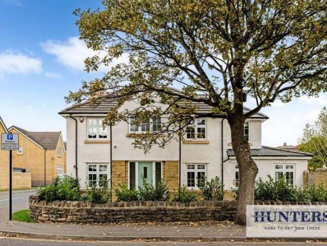 Studio for sale in Shaw Lane, Guiseley