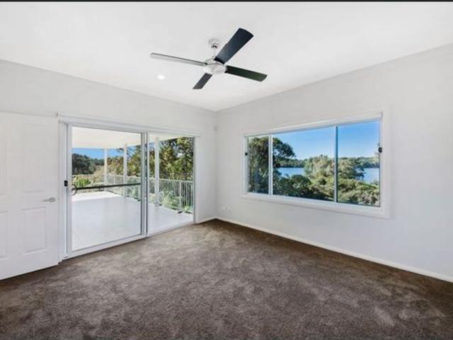 Townhouse for rent in Wamberal, Gosford
