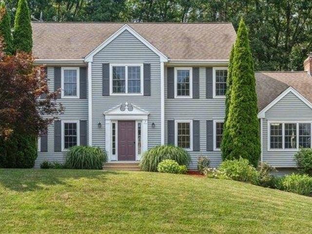 House for sale in Fiskdale, Massachusetts