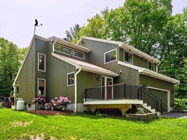 House for sale in Fiskdale, Massachusetts