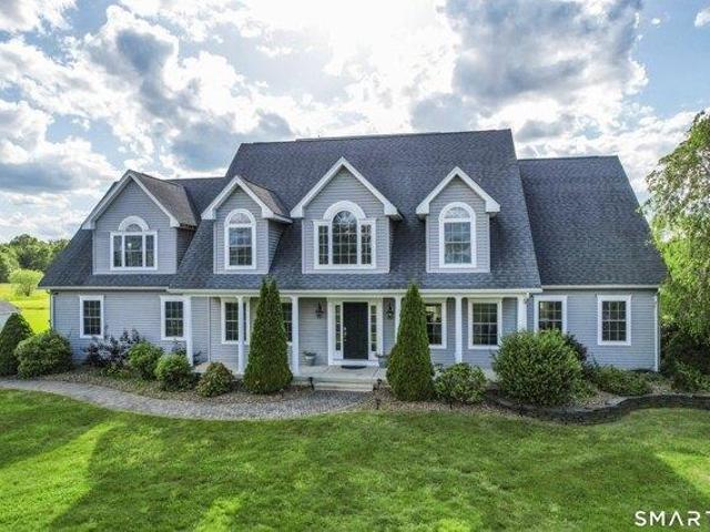 House for sale in Suffield, Connecticut