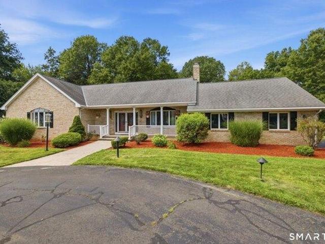 House for sale in Suffield, Connecticut