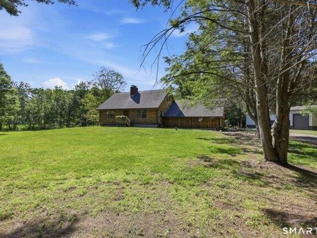 House for sale in Suffield, Connecticut