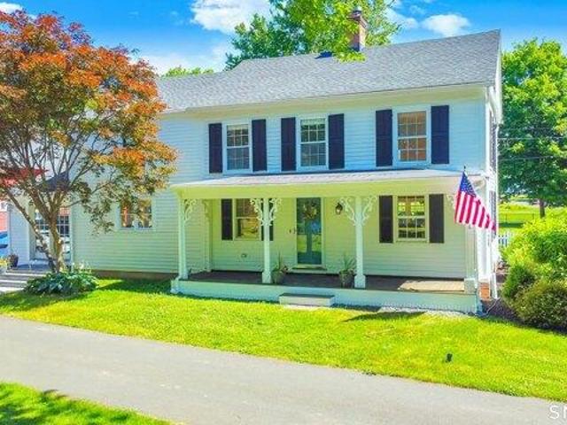 House for sale in Suffield, Connecticut