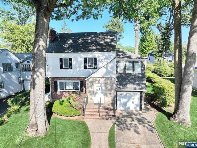House for sale in Teaneck, New Jersey