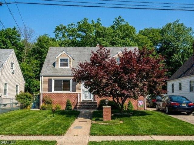 House for sale in Teaneck, New Jersey