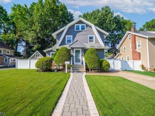 House for sale in Teaneck, New Jersey