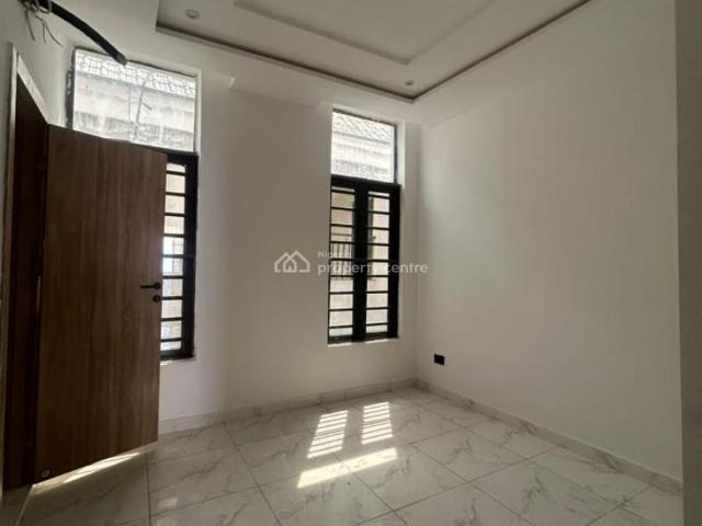 Detached house for sale in Eti Osa, Lagos