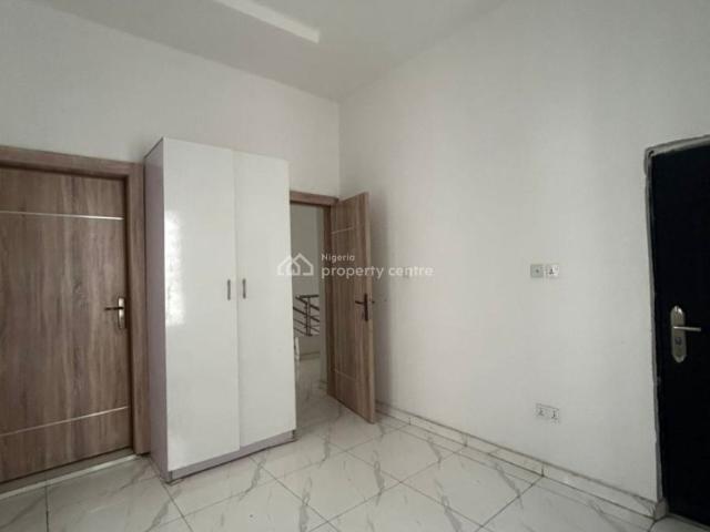 Detached house for sale in Eti Osa, Lagos