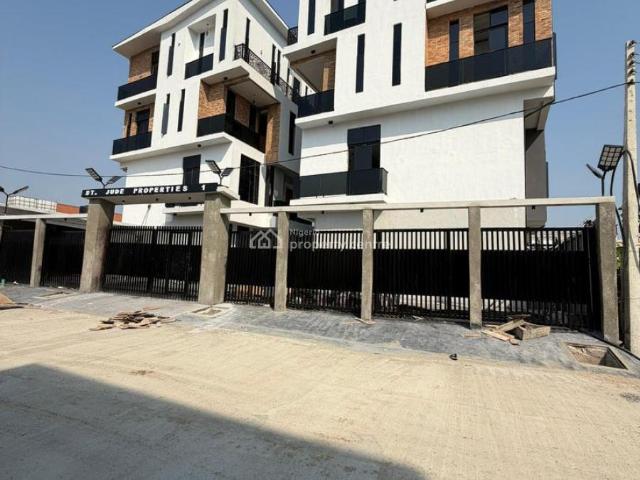 Detached house for sale in Eti Osa, Lagos