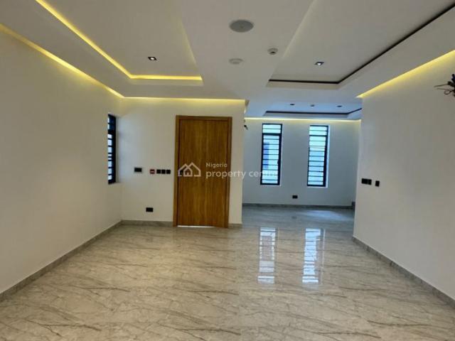 Detached house for sale in Eti Osa, Lagos