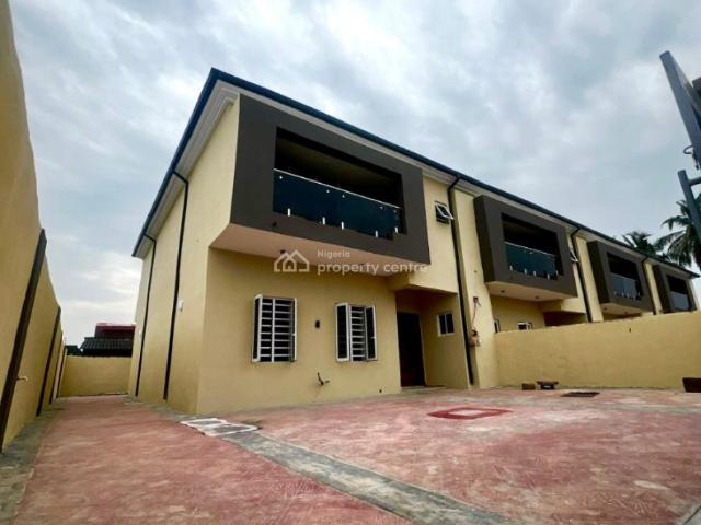 Detached house for sale in Alimosho, Lagos