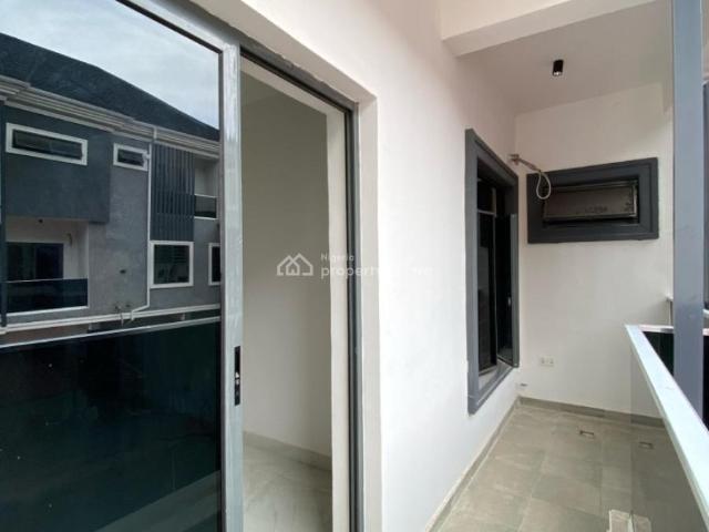 Detached house for sale in Lekki, Lagos
